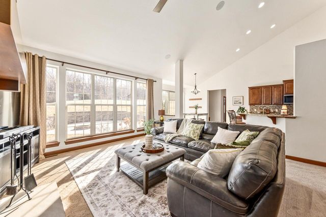 N64W28064 Forest Ridge CIRCLE, Sussex, WI 53089