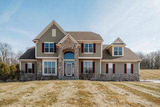 N64W28064 Forest Ridge CIRCLE, Sussex, WI 53089