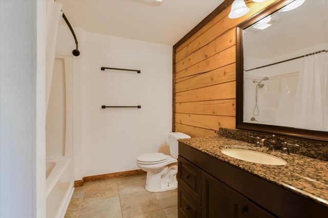 218 Cardinal LOOP, Paige, TX 78659