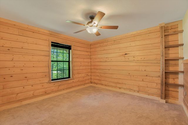 218 Cardinal LOOP, Paige, TX 78659