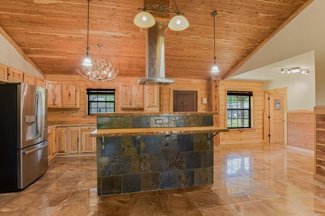 218 Cardinal LOOP, Paige, TX 78659