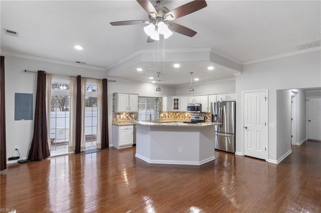 809 Mason CT, Chesapeake, VA 23320