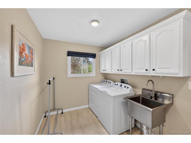 5 Catamount Ln, Littleton, CO 80127