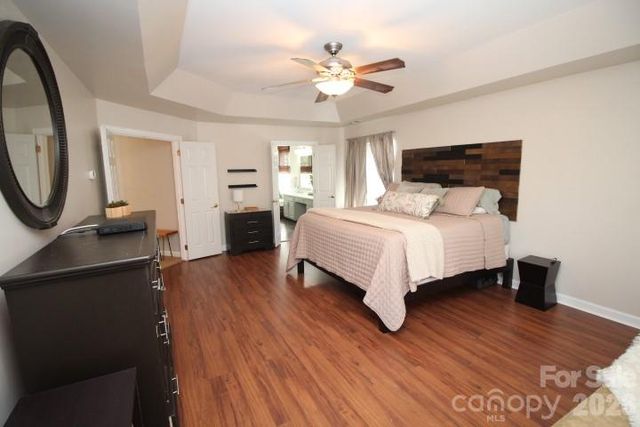 4600 Hanging Ivy Drive, Charlotte, NC 28215