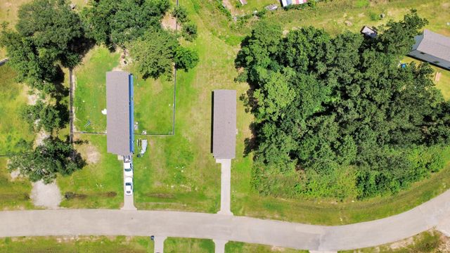 614 Road 5203, Cleveland, TX 77327