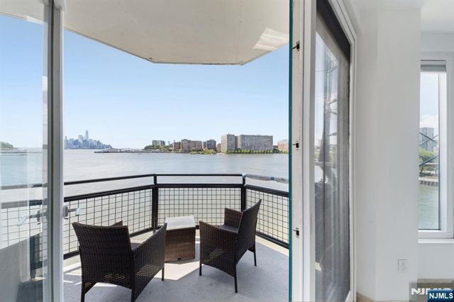 600 Harbor Boulevard 0928, Weehawken, NJ 07086