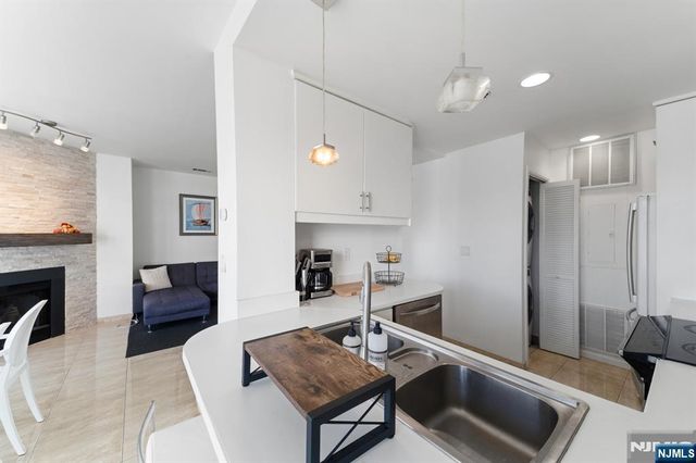 600 Harbor Boulevard 0928, Weehawken, NJ 07086