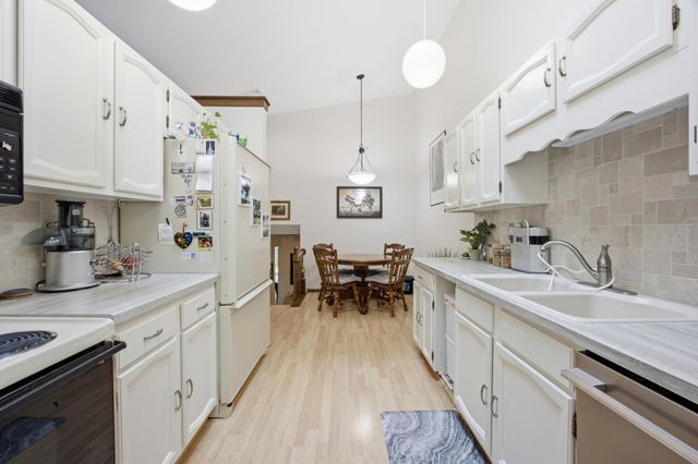 1451 23rd Street S, Fargo, ND 58103