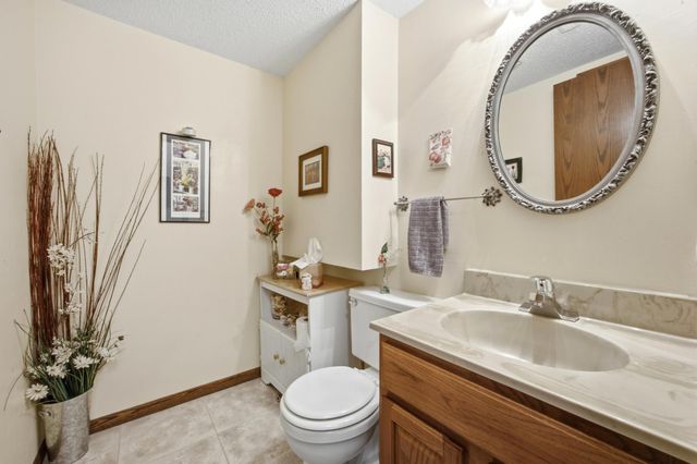 1451 23rd Street S, Fargo, ND 58103