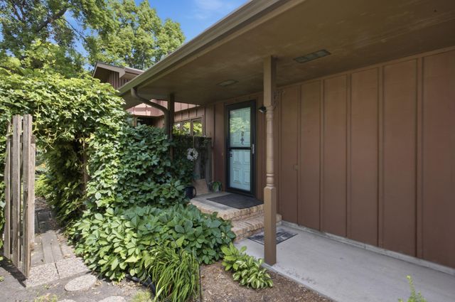 1451 23rd Street S, Fargo, ND 58103