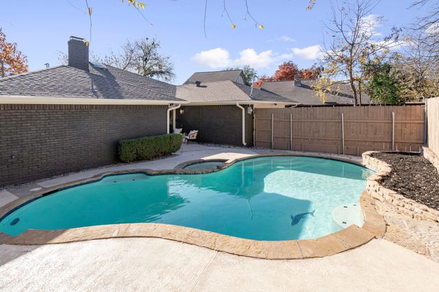 9376 Briarhurst Drive, Dallas, TX 75243