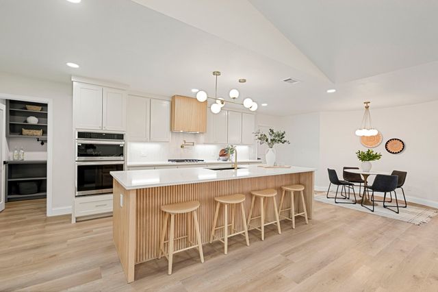 9376 Briarhurst Drive, Dallas, TX 75243