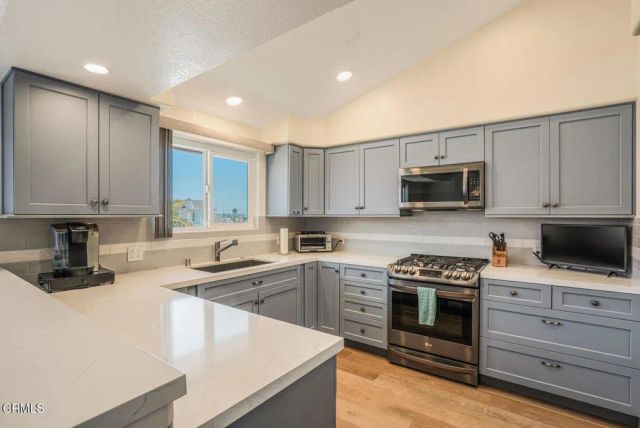 1130 Mandalay Beach Road, Oxnard, CA 93035
