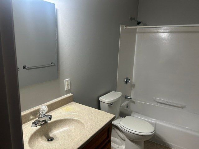 61 Shea Street 14, Lowell, MA 01854