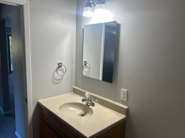61 Shea Street 14, Lowell, MA 01854