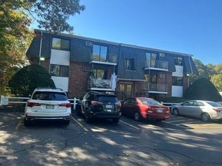 61 Shea Street 14, Lowell, MA 01854