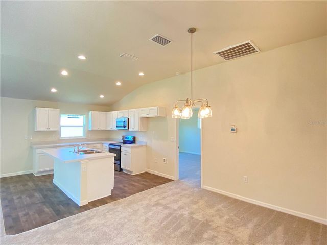 8190 N WAKEFIELD DRIVE, Citrus Springs, FL 34434