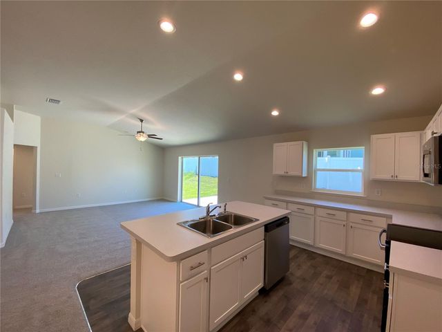 8190 N WAKEFIELD DRIVE, Citrus Springs, FL 34434