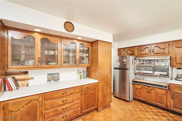 2120 Ridgewood Road, Akron, OH 44313