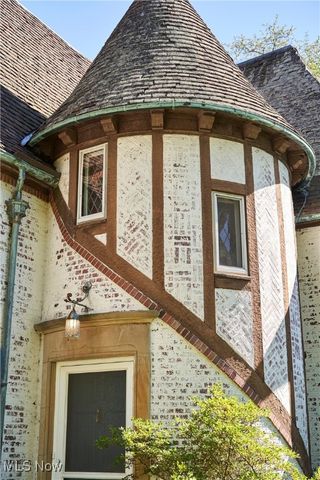 2120 Ridgewood Road, Akron, OH 44313