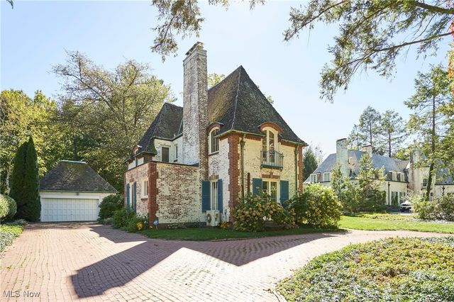 2120 Ridgewood Road, Akron, OH 44313