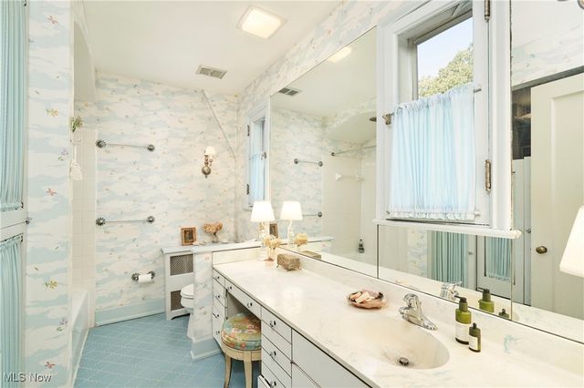 2120 Ridgewood Road, Akron, OH 44313