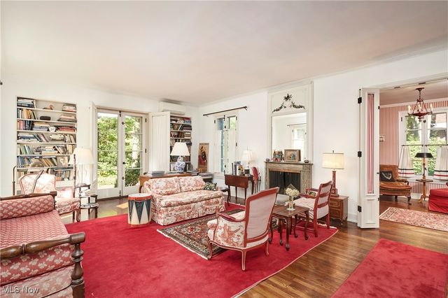 2120 Ridgewood Road, Akron, OH 44313