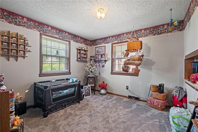 77 Stevens Road, Eudora, KS 66025