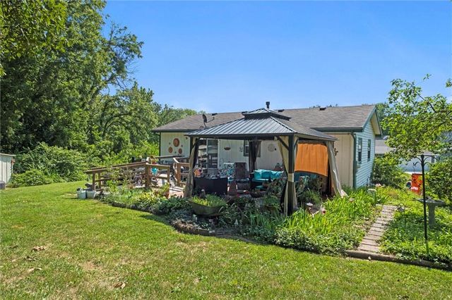 77 Stevens Road, Eudora, KS 66025