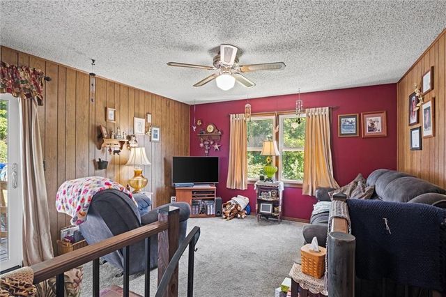 77 Stevens Road, Eudora, KS 66025