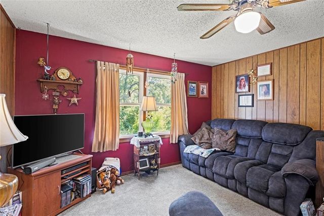 77 Stevens Road, Eudora, KS 66025