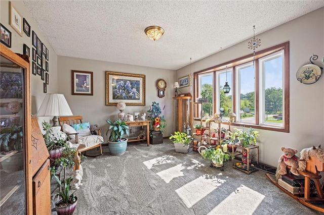 77 Stevens Road, Eudora, KS 66025