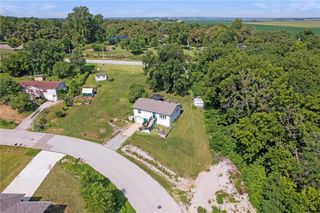 77 Stevens Road, Eudora, KS 66025