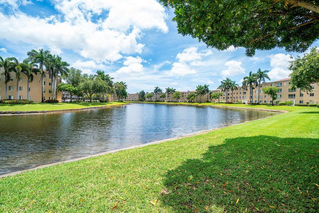 12560 Majesty Circle 104, Boynton Beach, FL 33437