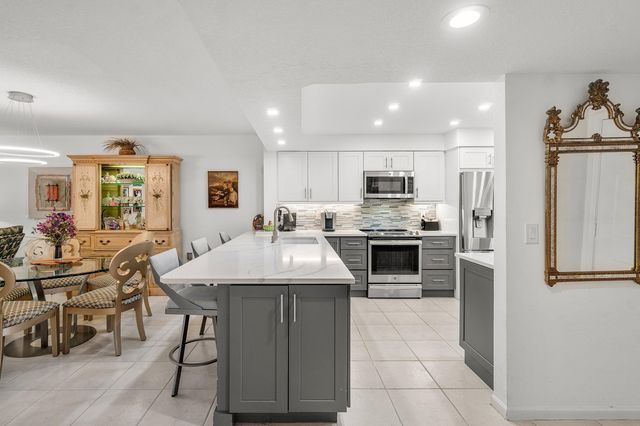12560 Majesty Circle 104, Boynton Beach, FL 33437