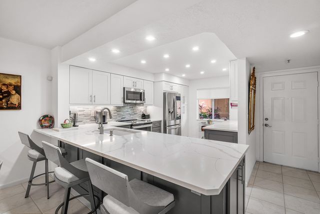 12560 Majesty Circle 104, Boynton Beach, FL 33437