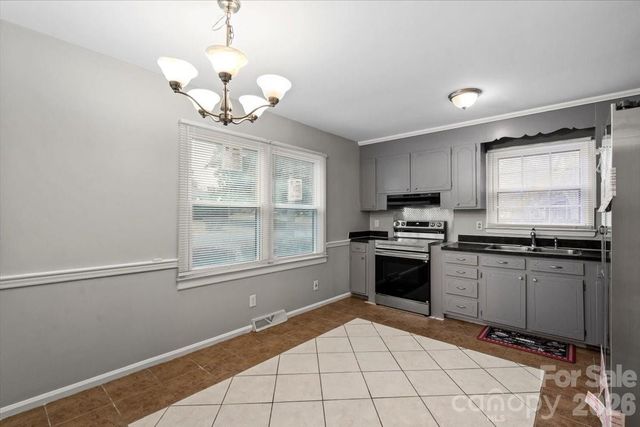 4332 Winedale Lane, Charlotte, NC 28205