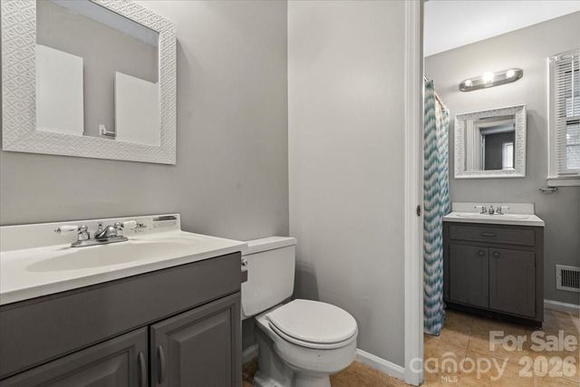 4332 Winedale Lane, Charlotte, NC 28205