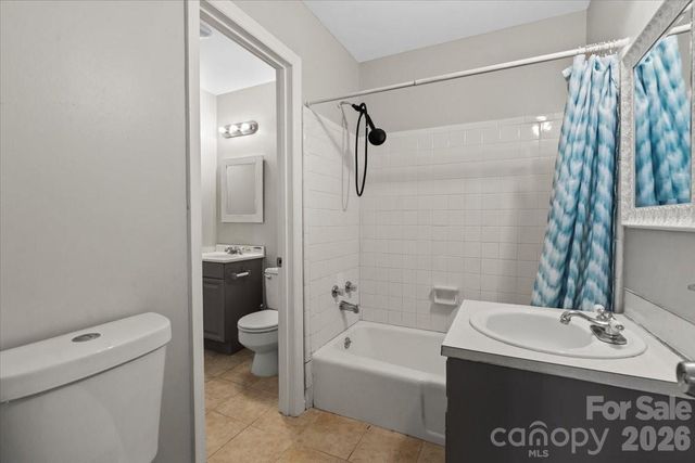 4332 Winedale Lane, Charlotte, NC 28205