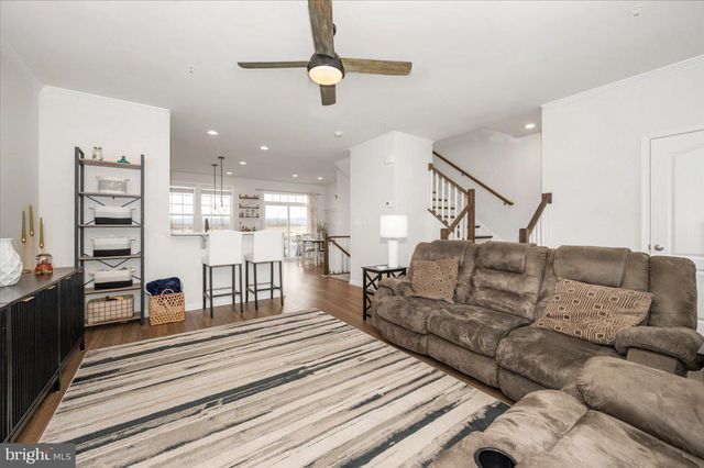 205 LONGLEY GREEN DR, Walkersville, MD 21793