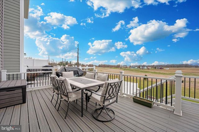 205 LONGLEY GREEN DR, Walkersville, MD 21793