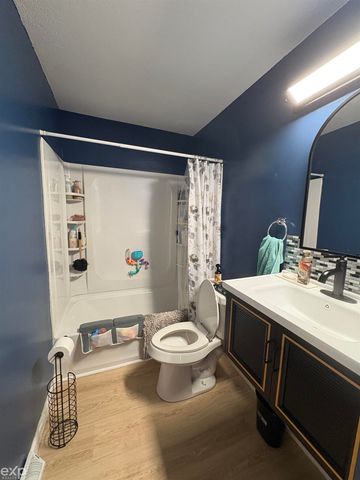 3157 Coventry Drive, Bay City, MI 48706