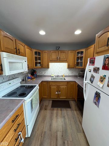 3157 Coventry Drive, Bay City, MI 48706