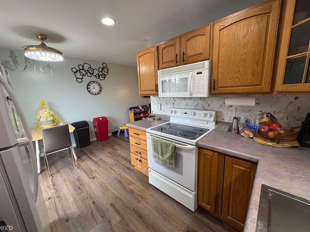 3157 Coventry Drive, Bay City, MI 48706