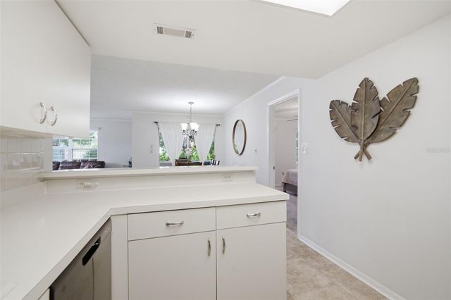8350 SAVANNAH TRACE CIRCLE 305, Tampa, FL 33615