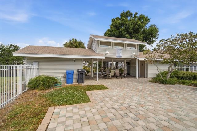 8350 SAVANNAH TRACE CIRCLE 305, Tampa, FL 33615