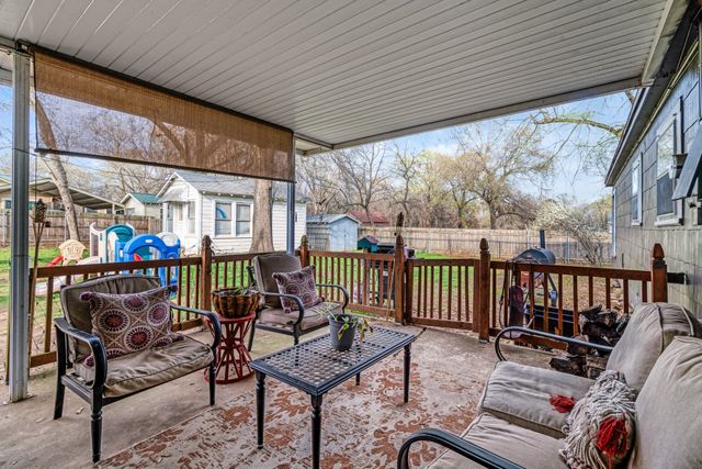 3025 E HOUSTON Street, Paris, TX 75460