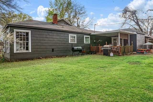 3025 E HOUSTON Street, Paris, TX 75460