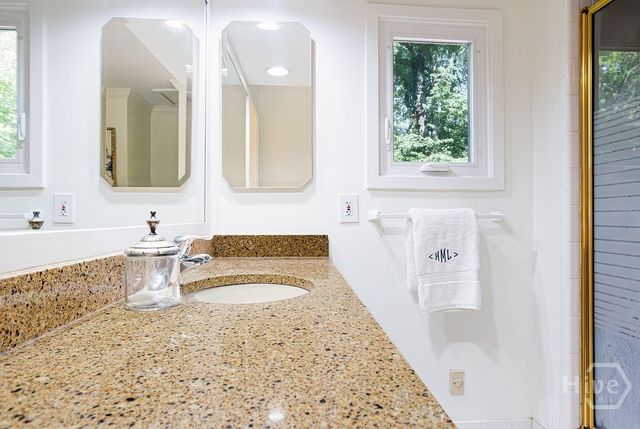 2 Bray Lane, Savannah, GA 31411