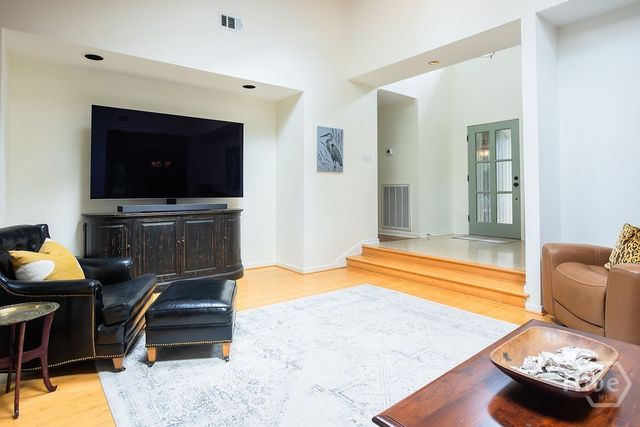 2 Bray Lane, Savannah, GA 31411